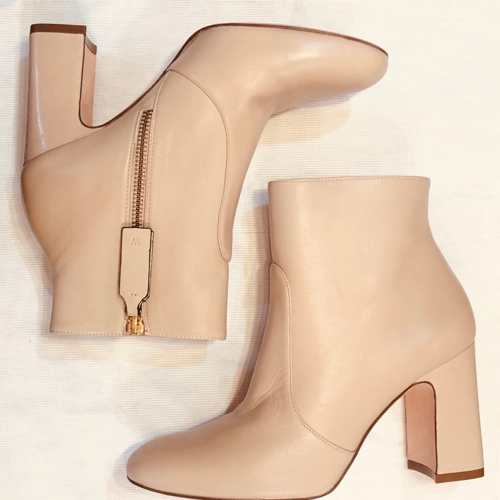 Stuart Weitzman Nell Bootie in Dolce Taupe Leather